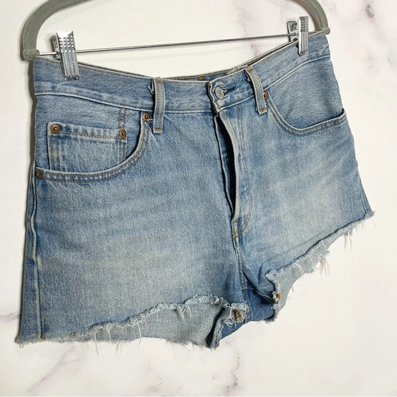Levi's 501 High Rise Cut Off Denim Shorts in‎ Sierra Oasis - Picture 5 of 14